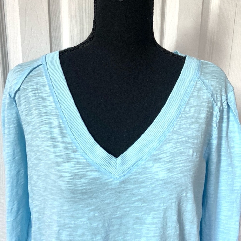Mododoc V-Neck Sweater - Picture 3 of 16